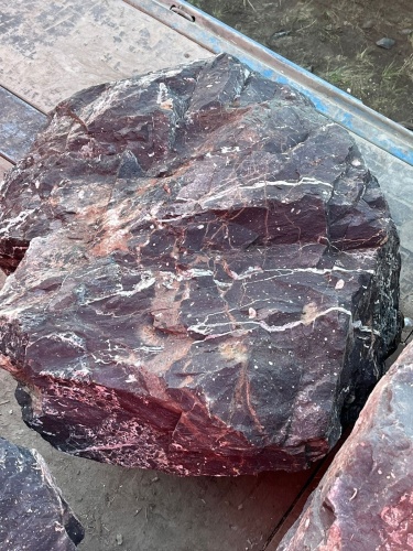 Камни для ландшафтного дизайна красно-фиолетовые 10-60 килограмм купить в Карасуке