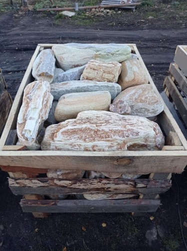 Златолит жёлтый, жёлто-зелёный глыбки и валуны для ланшафтного дизайна купить в Карасуке