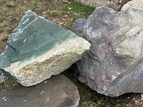 Камни для ландшафтного дизайна зелёные 10-60 килограмм купить в Карасуке