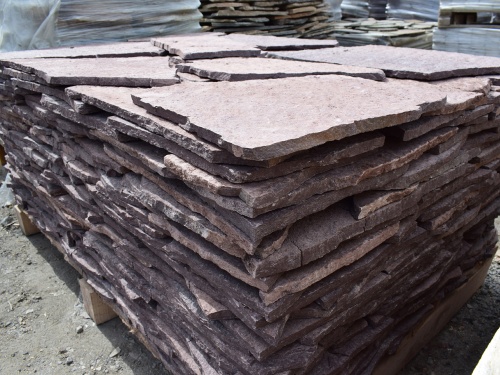 Плитняк лемезит бордовый для облицовки цоколя 20-25 мм  купить в Карасуке