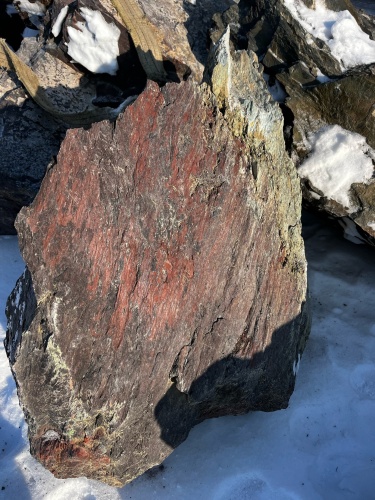 Ландшафтные глыбы красно-фиолетовые 200-1000 килограмм купить в Карасуке