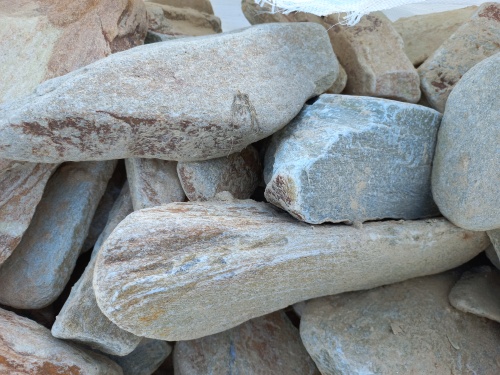 Златолит жёлтый, жёлто-зелёный глыбки и валуны для ланшафтного дизайна купить в Карасуке