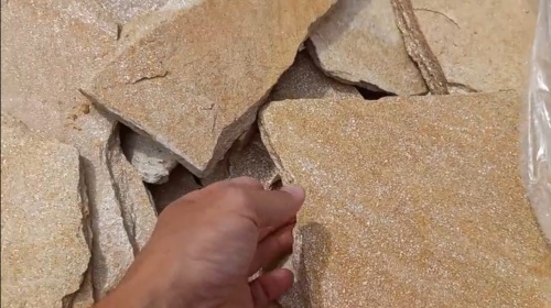 Плитняк златолит жёлтый золотистый для отмостки купить в Карасуке