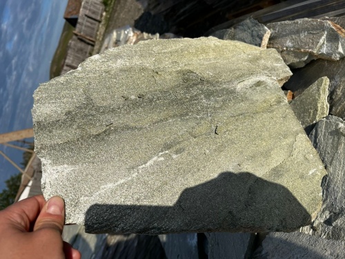 Плитняк златолит зелёный для цоколя, отмостки купить в Карасуке