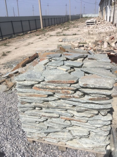 Златолит серебристый галтованный для лестниц купить в Карасуке