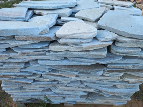 Плитняк златолит зелёный галтованный для цоколя купить в Карасуке