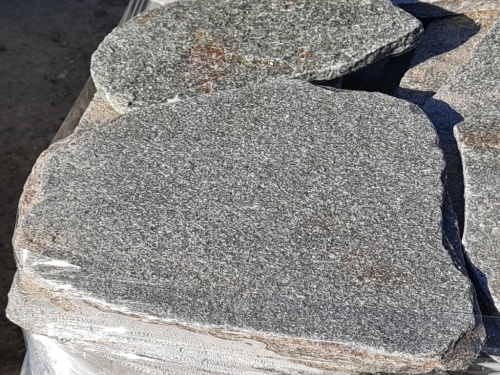 Златолит серебристый галтованный для лестниц купить в Карасуке